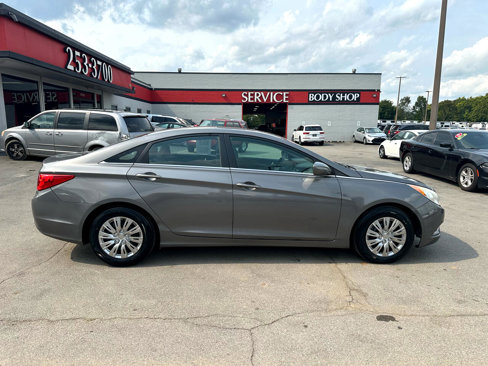 Used 2011 Hyundai Sonata GLS image 2