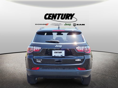 New 2025 Jeep Compass Latitude image 5