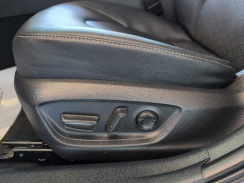 Used 2023 Toyota Camry XSE image 13
