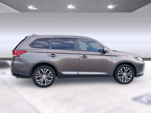 Used 2018 Mitsubishi Outlander SE image 6