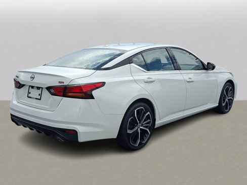 Used 2023 Nissan Altima 2.5 SR image 11