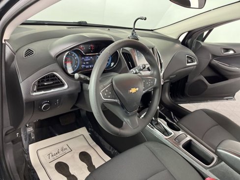 Used 2018 Chevrolet Cruze LT w/ Convenience Package image 19