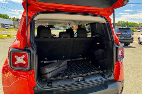 Used 2017 Jeep Renegade Trailhawk image 13