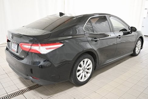 Used 2019 Toyota Camry LE image 12
