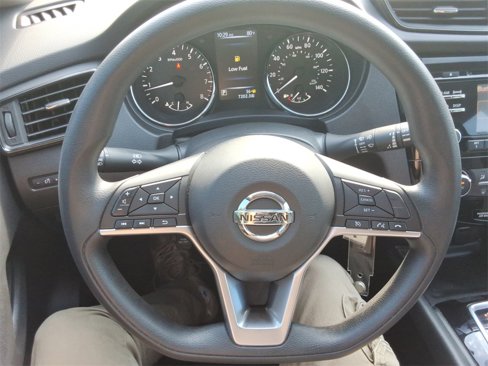 Used 2017 Nissan Rogue S image 23