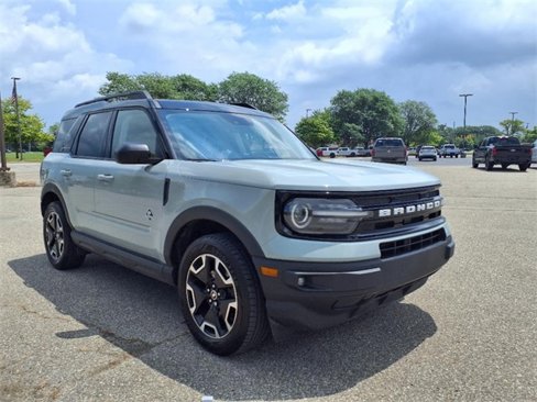 Used 2021 Ford Bronco Sport Outer Banks w/ Outer Banks Package image 3