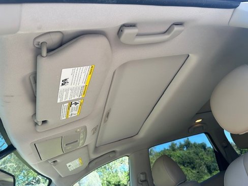 Used 2019 Nissan Pathfinder Platinum image 19