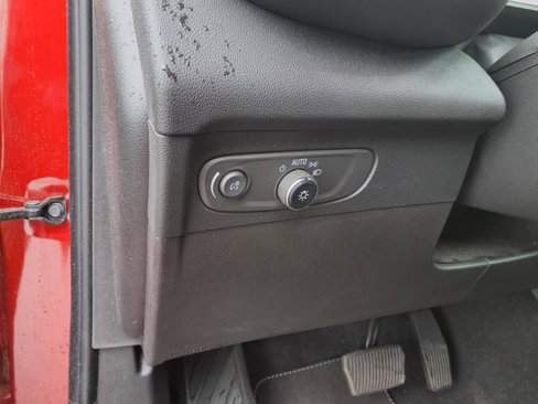 Used 2023 Buick Envision Essence image 10