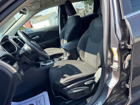 Used 2015 Jeep Cherokee Latitude image 10