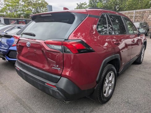 Used 2020 Toyota RAV4 LE image 4