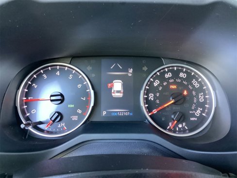 Used 2019 Toyota RAV4 LE image 11