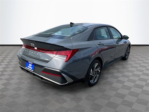 New 2025 Hyundai Elantra SEL image 7