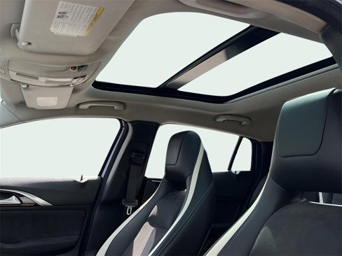 Used 2017 INFINITI QX30 Sport image 25