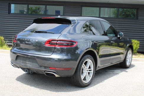 Certified 2018 Porsche Macan image 7