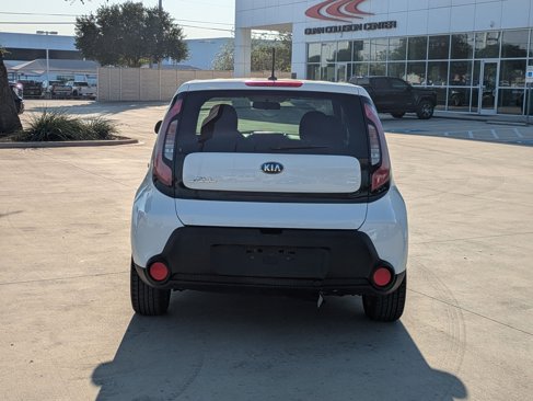 Used 2015 Kia Soul + image 4