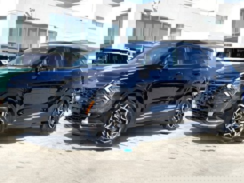 Used 2024 Kia Sportage LX image 1