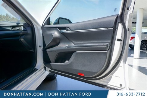 Used 2023 Toyota Camry SE image 23