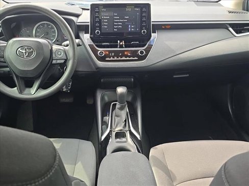 Used 2020 Toyota Corolla LE image 17