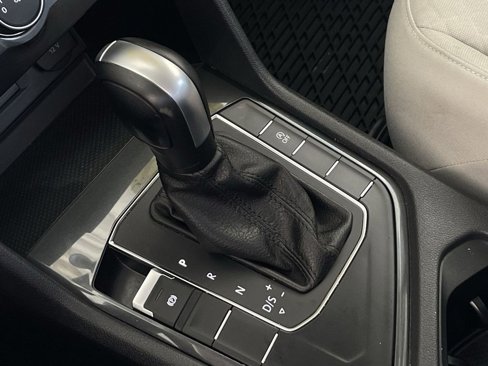 Used 2018 Volkswagen Tiguan S image 15