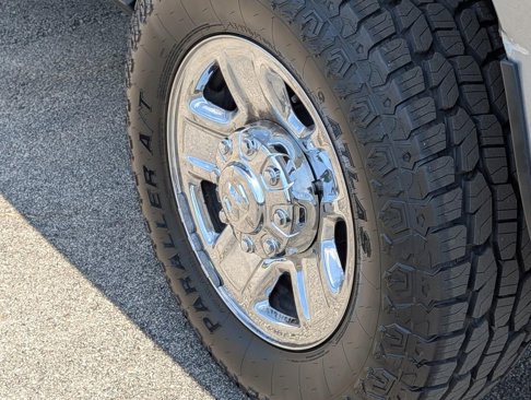 Used 2024 RAM 2500 Tradesman w/ Chrome Appearance Group image 9