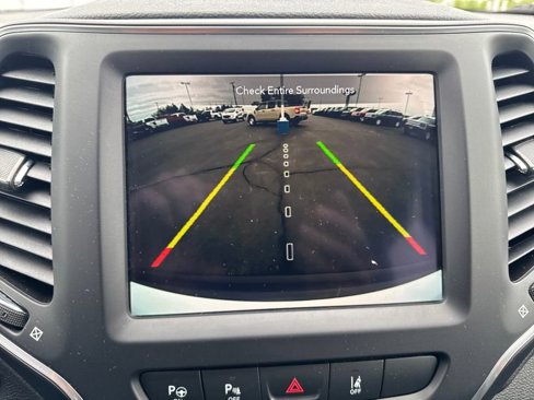 Used 2023 Jeep Cherokee Altitude Lux image 20