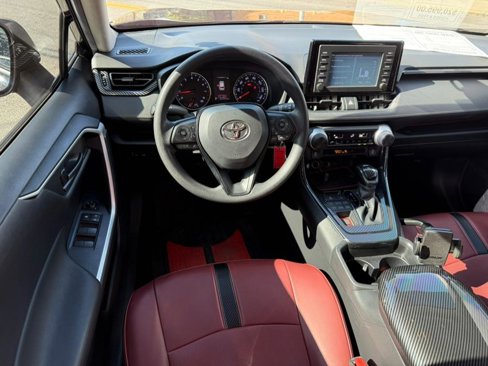 Used 2019 Toyota RAV4 LE image 11