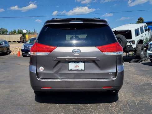 Used 2011 Toyota Sienna LE image 4