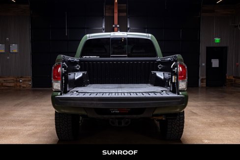 Used 2021 Toyota Tacoma TRD Off-Road image 8