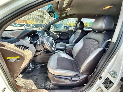Used 2013 Hyundai Tucson GLS image 13
