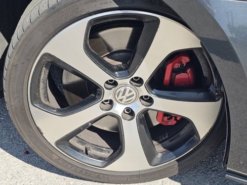 Used 2017 Volkswagen GTI SE image 16