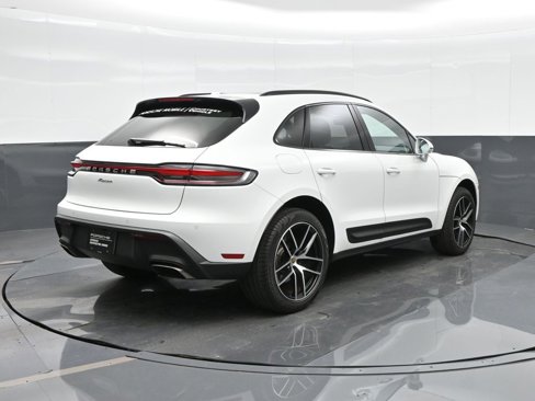 Used 2025 Porsche Macan image 6
