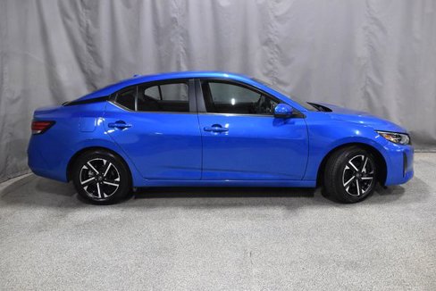 Used 2024 Nissan Sentra SV image 2