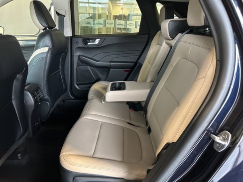 Used 2021 Ford Escape Titanium image 23