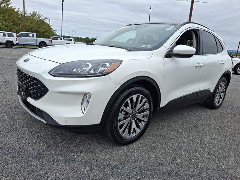Certified 2022 Ford Escape Titanium image 3