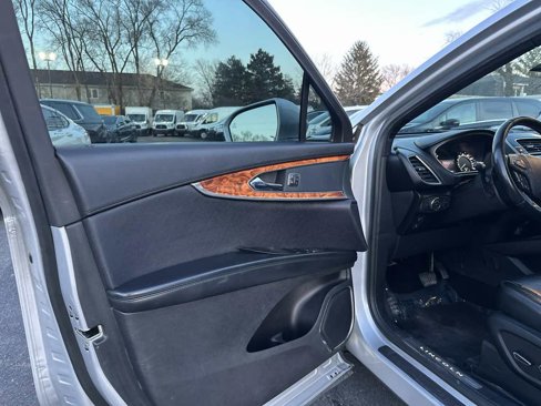 Used 2016 Lincoln MKX Reserve w/ Technology Package image 8
