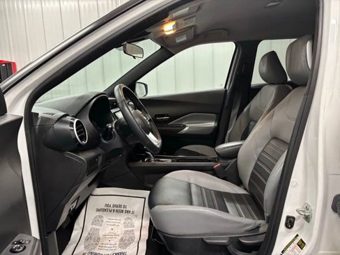 Used 2021 Nissan Kicks SR image 13