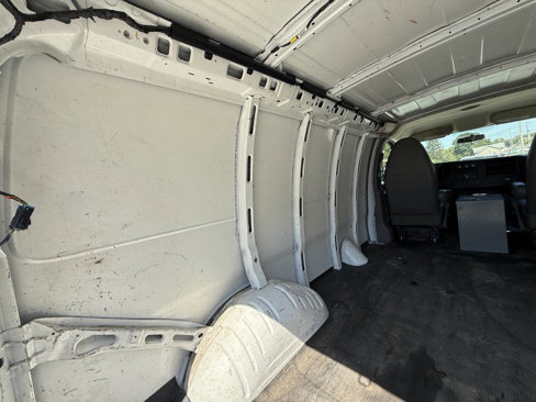 Used 2014 Chevrolet Express 3500 image 9