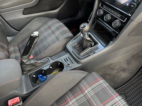 Used 2018 Volkswagen GTI SE image 37