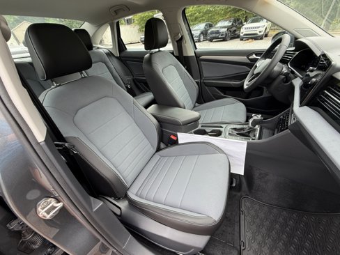 New 2026 Volkswagen Jetta SE image 28