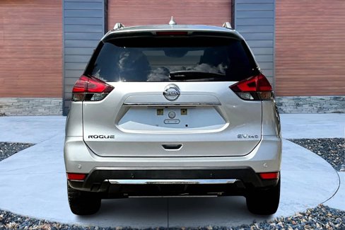 Used 2019 Nissan Rogue SV image 4