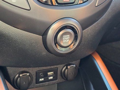 Used 2016 Hyundai Veloster Turbo image 32
