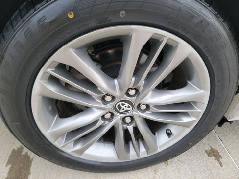 Used 2017 Toyota Camry SE image 12