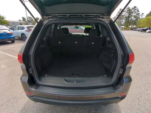 Used 2020 Jeep Grand Cherokee Laredo image 34