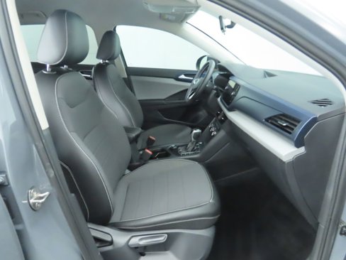 Certified 2022 Volkswagen Taos SE image 21