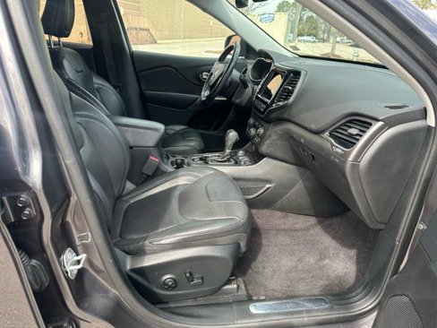 Used 2019 Jeep Cherokee Limited w/ Luxury Group image 10