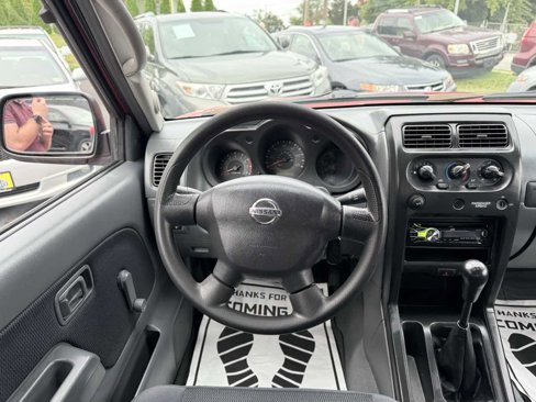 Used 2002 Nissan Frontier XE image 11