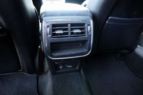 Used 2017 Lincoln Continental Select image 27