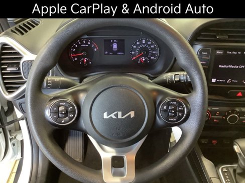 Used 2022 Kia Soul LX image 4