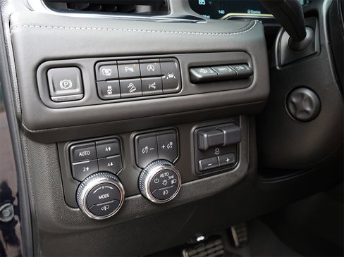 Used 2023 GMC Yukon XL Denali Ultimate image 11
