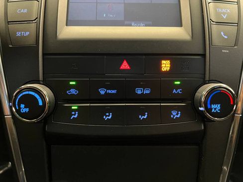 Used 2016 Toyota Camry SE image 21